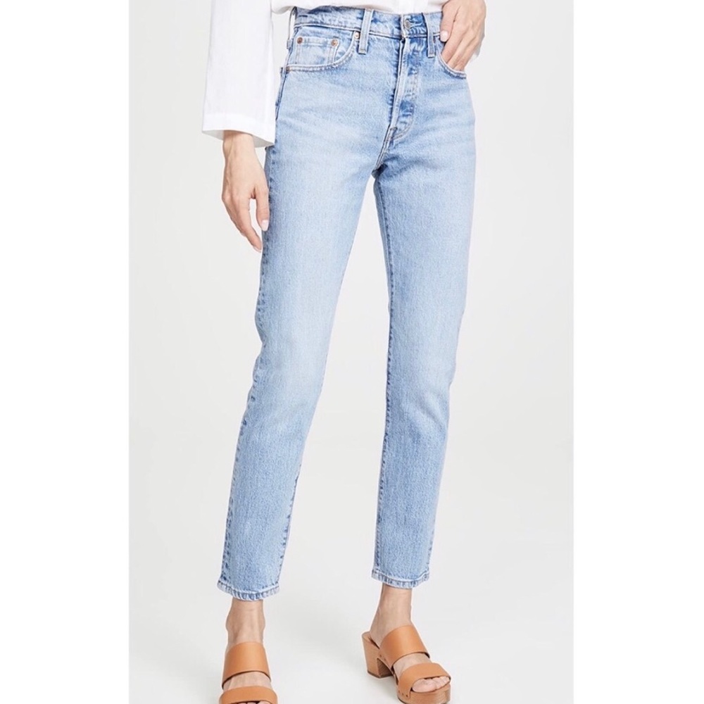 Levi’s 501 Light Wash Denim Jeans